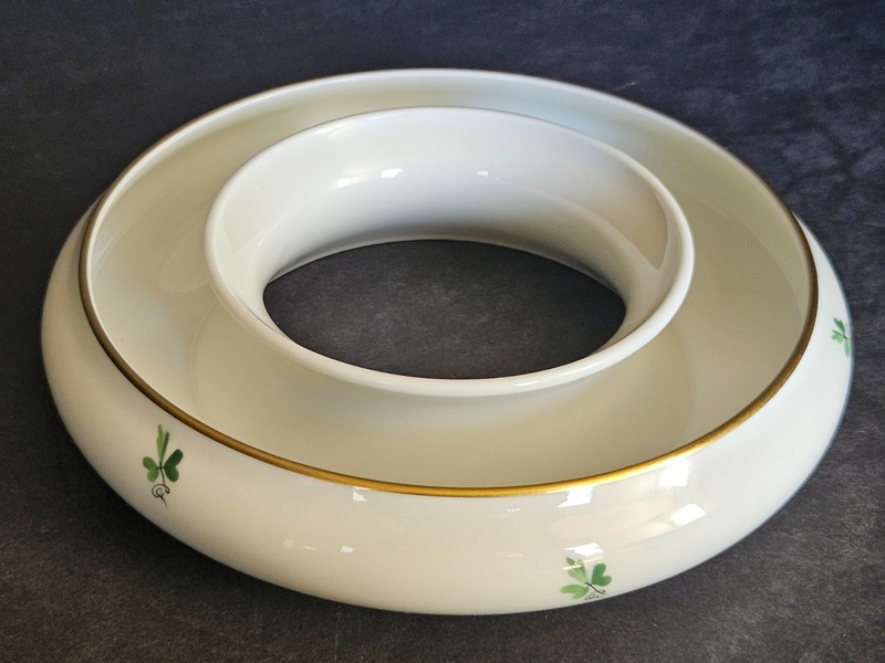 Augarten Wien Maria Theresia Clover Pattern Porcelain Ring, made in Austria