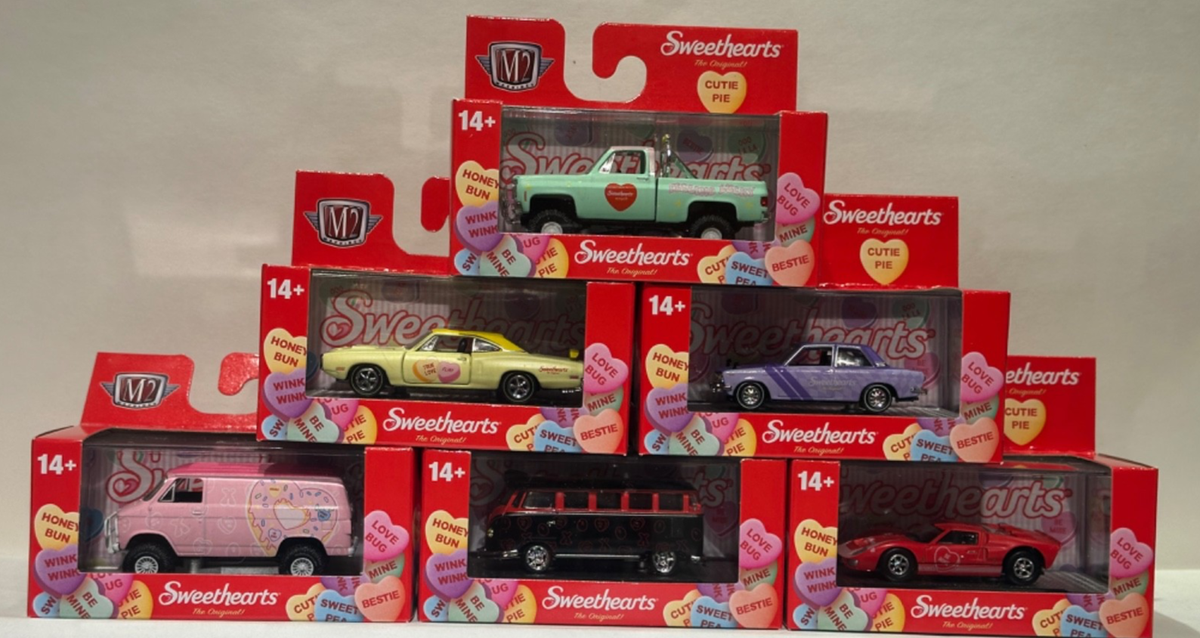 2026 M2 MACHINES, SWEETHEARTS, 1/64 COMPLETE SET OF 6 WITH SLEEVE