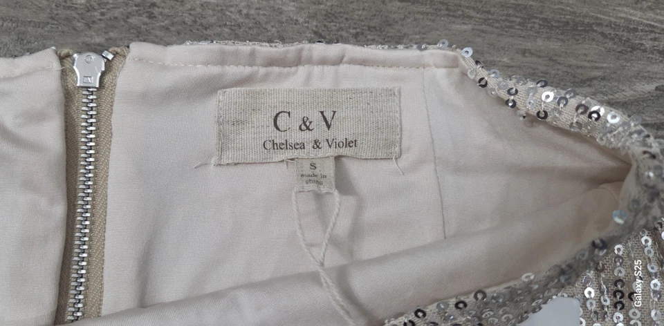 NUEVO CON ETIQUETAS, Minifalda de Lentejuelas Plateadas Fiesta Ropa de Club Brillante Glamour, C&V, Talla S Foto 3 de 4