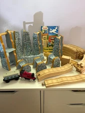 32 pc Thomas & Friends RHENEAS ROLLER COASTER SET Wooden Train Railway Yearbook