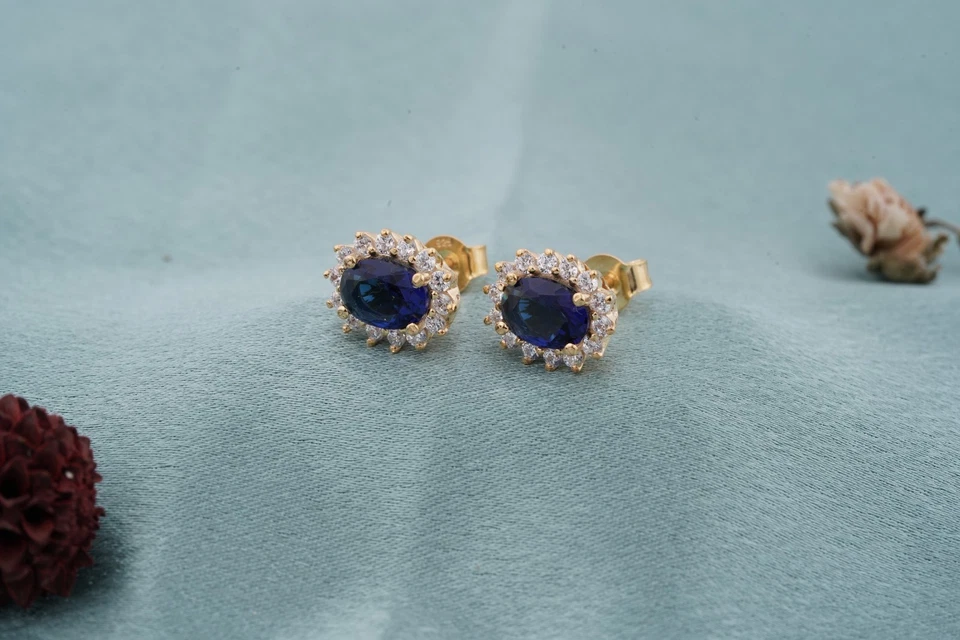 Серьги-гвоздики из желтого золота 14 карат с синим сапфиром и бриллиантами овальной огранки 3 карата - Изображение 4 из 4