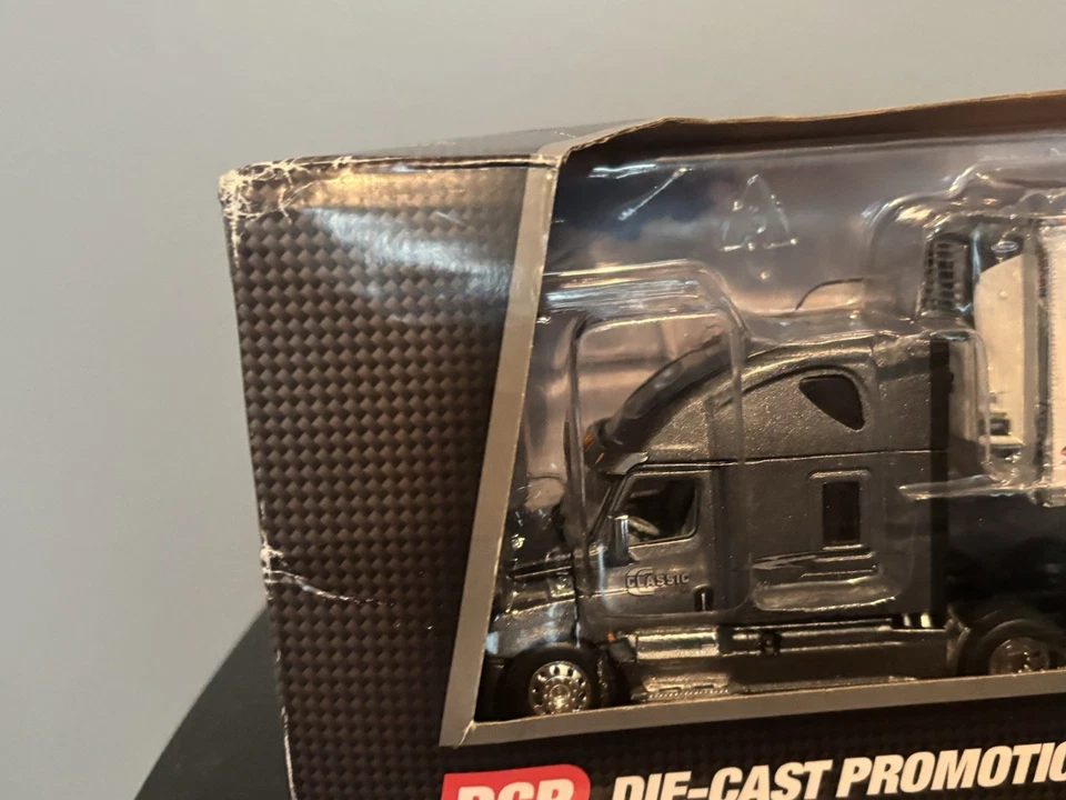 DCP by First Gear 1:64 Classic Carriers Freightliner Tractor /Trailer HTF - Image 3 of 4