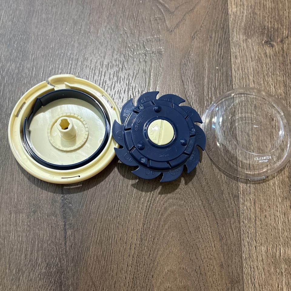 Carrete de aguja domo Clover Quilt en estuche Foto 4 de 4