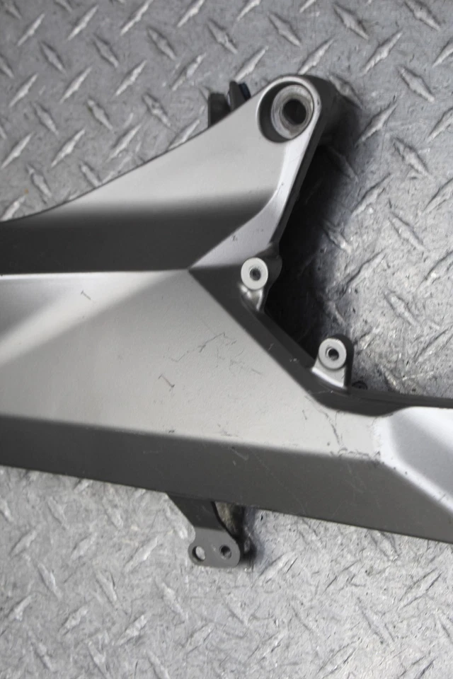 Honda Interceptor 800 VFR800 2015 subchasis trasero derecho subchasis trasero Foto 3 de 4