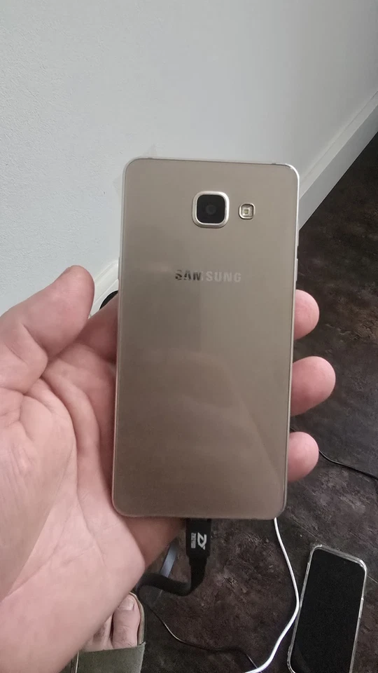 Samsung Galaxy A5 (2017) SM-A520F - gold "gut" SIEHE BILDER !, Foto 2 von 2