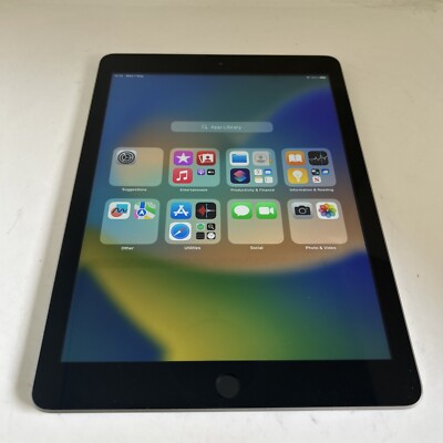 iPad 第5世代 32GB Wi-Fi 82% Apple iPad 第5世代 Wi-Fi 32GB