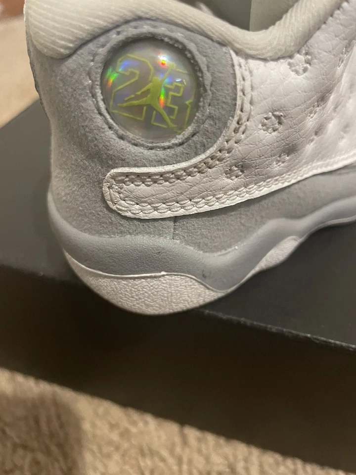 Air Jordan 13 Retro Wolf Grey 2023 niño pequeño DJ3004-160 blanco/rojo/gris talla 5C Foto 4 de 4