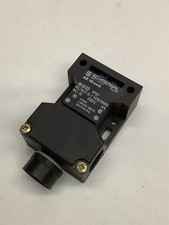 New No Box Schmersal AZ 15 ZVRK IP67 Limit Switch U7-5
