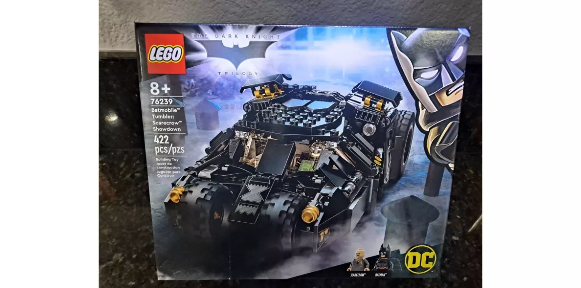 LEGO DC Batman Batmobile Tumbler: Scarecrow Showdown 76239 (422 Pieces)