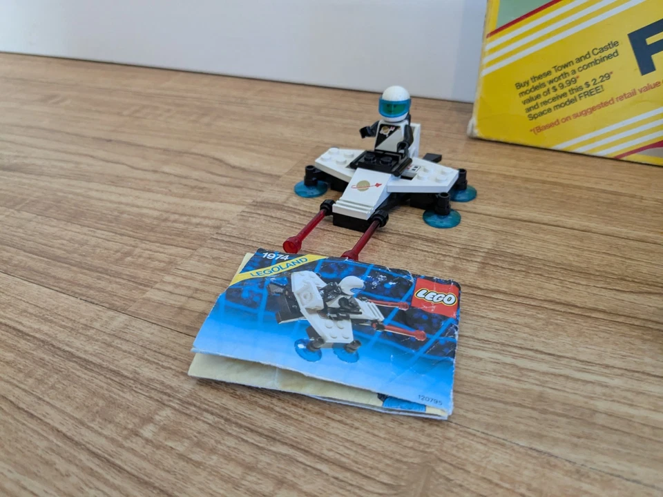 Legoland Triple Pack - 1974 - 100% Complete Airport, Forestmen, Futuron w/Box - Image 2 of 4