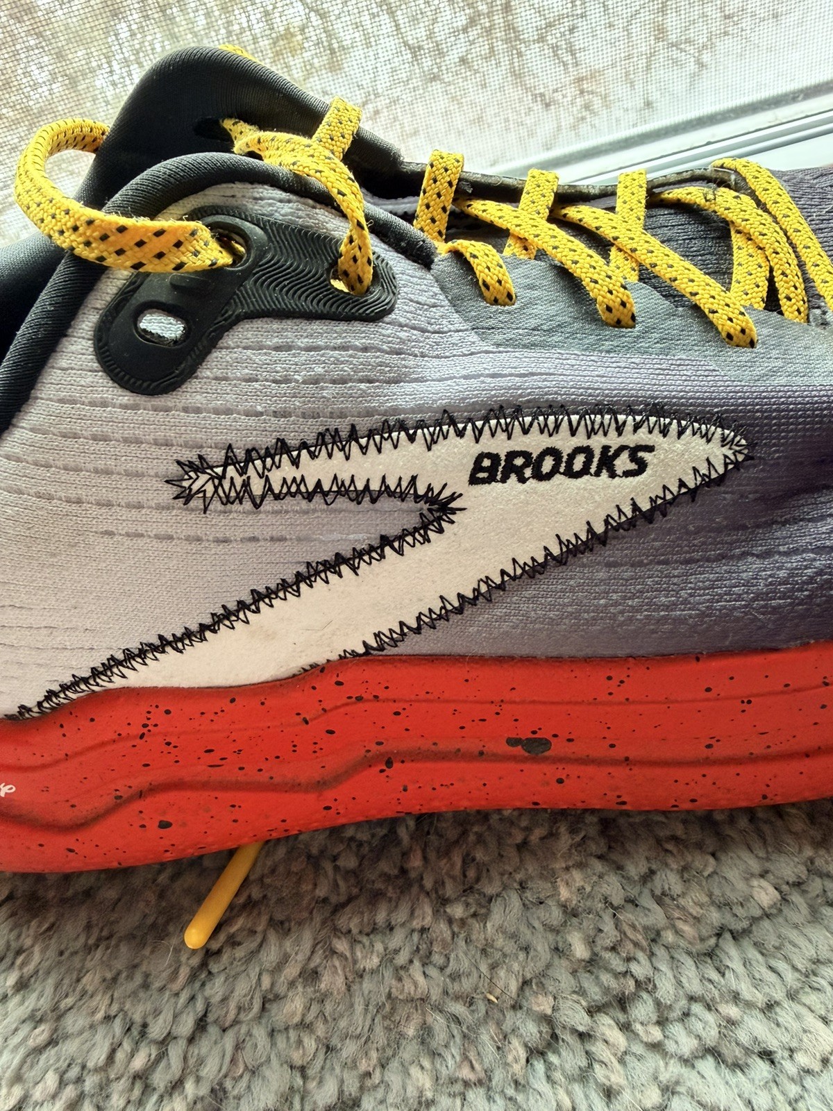 Brooks Ghost Max 2 Mickey Mouse Women's Sneakers Black Red White Yellow thumbnail 6