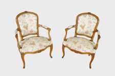 Paire de fauteuils style Louis XV noyer