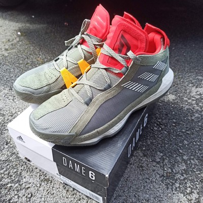 Dame 6 Spitfire 44 x Adidas Lillard Retro og Jordan NBA Basketball   Bred