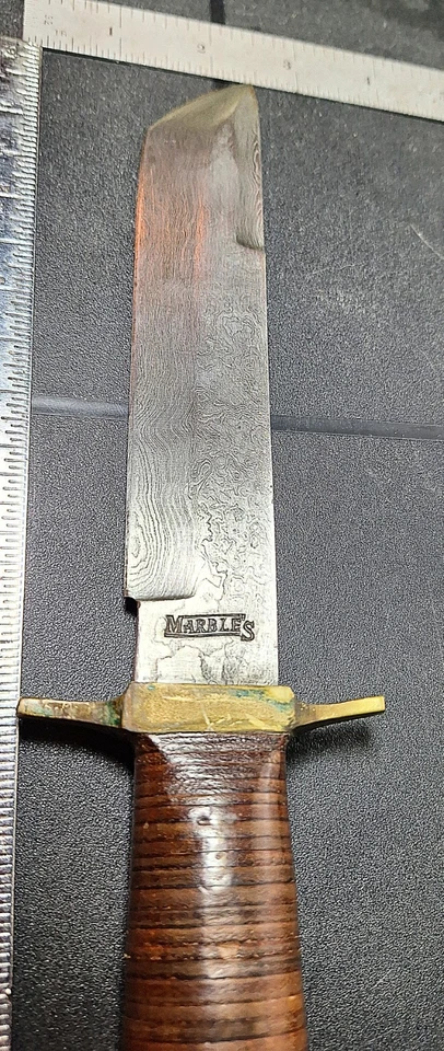 Cuchillo y funda de caza Canicas Damscus Foto 2 de 4