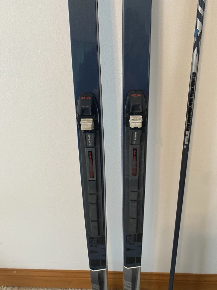 Fischer Esquís de Fondo Talla Mediana 174cm, Fijaciones, Botas Talla 11, y Bastones Foto 4 de 4