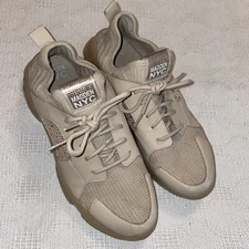 Madden NYC Womens Sneakers Size 11 Beige Athletic Fashion Lace Up Athletic EUC