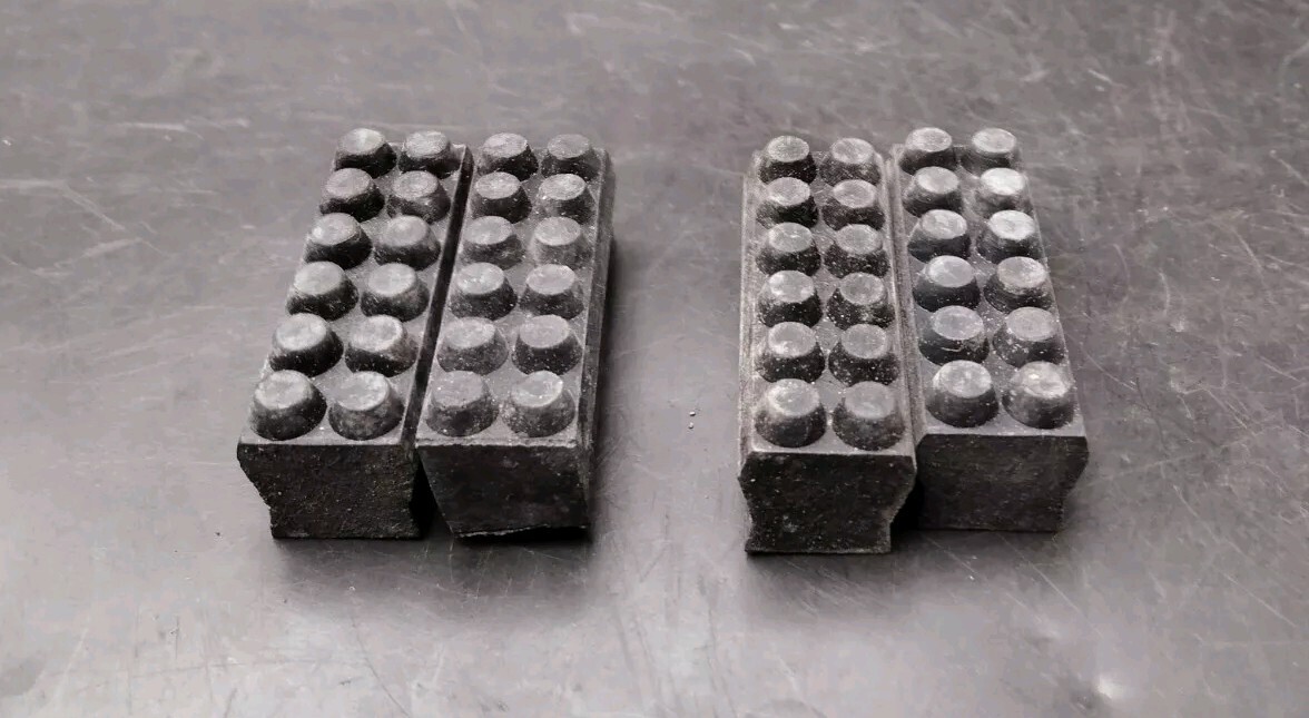 2 POULIQUEN BRAKE PADS - 2 Patins de freins Pouliquen