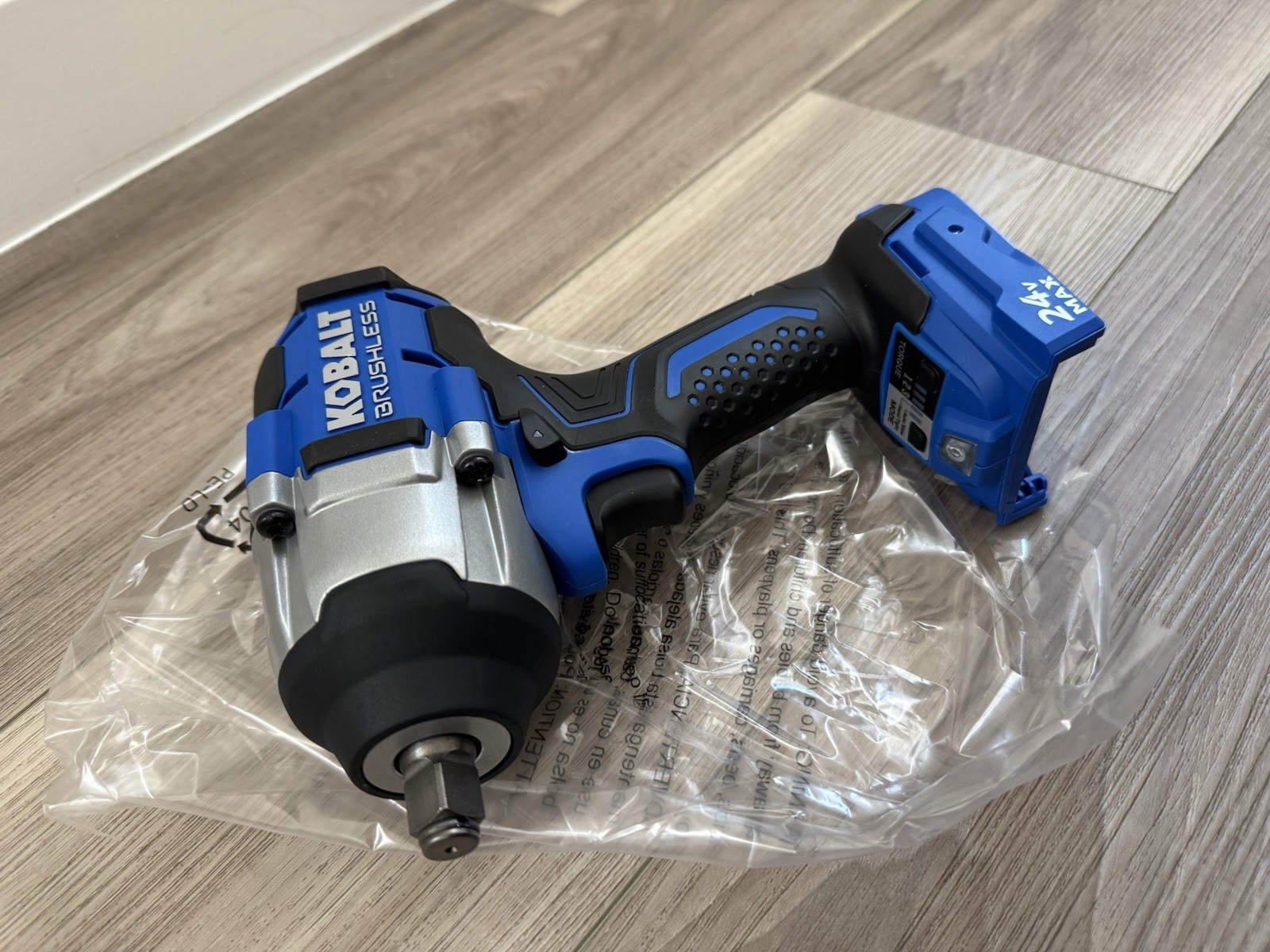 Kobalt KIW124B-03 24-volt Max 1/2-in Drive Brushless Cordless Impact Wrench