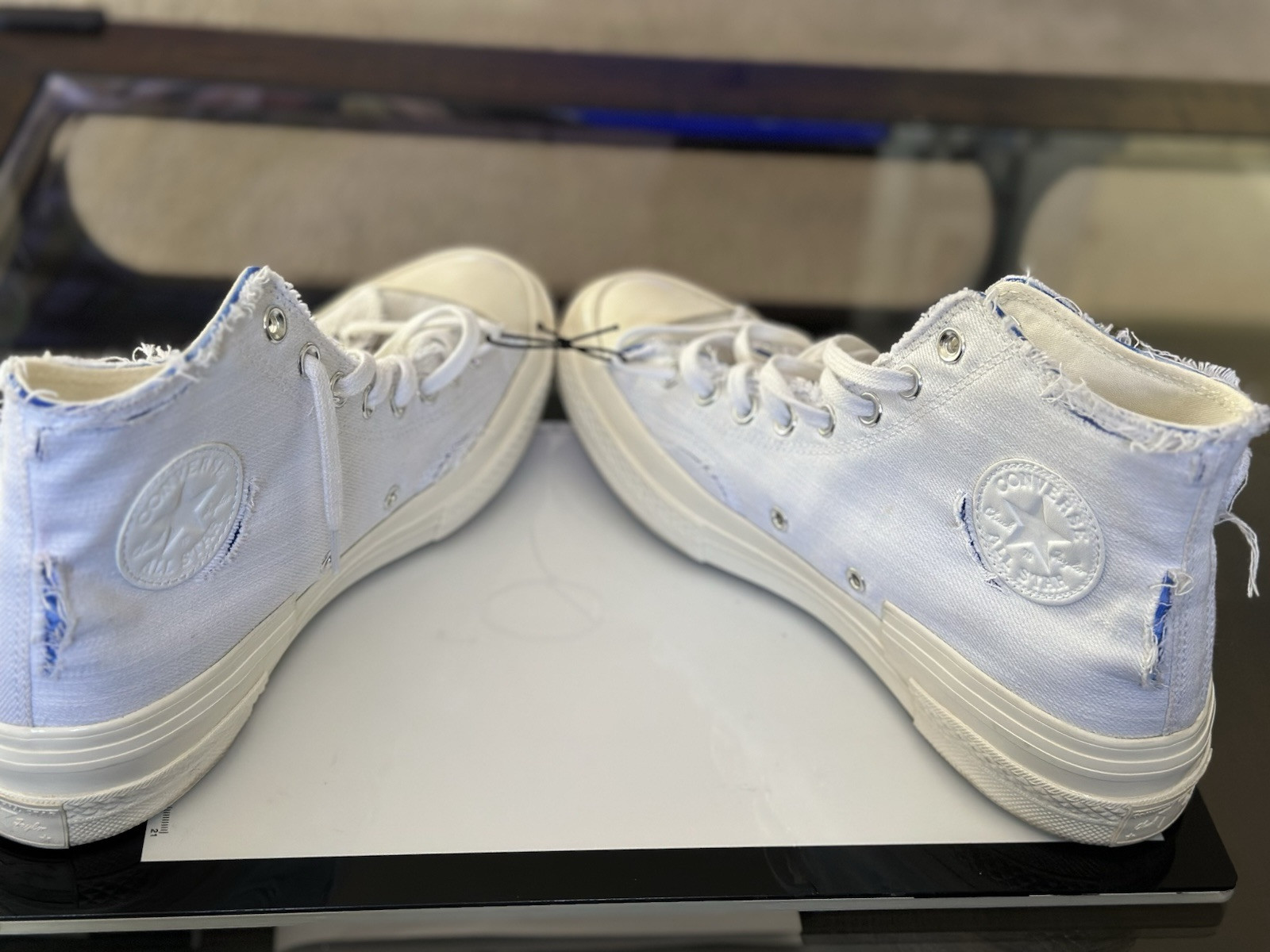 Converse Chuck Taylor Sneakers in Size 10.5 for Men-image