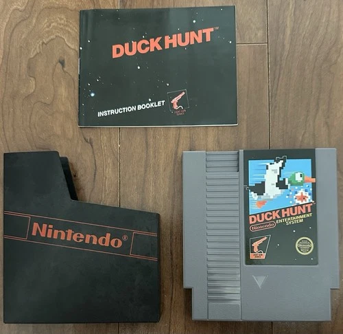 Duck Hunt 1985  (Nintendo Entertainment System) NES Cartridge And Manual Tested