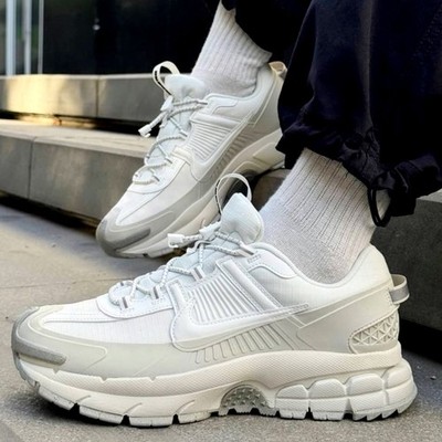 靴 NIKE ZOOM VOMERO ROAM 26cm MENS NIKE ZOOM VOMERO ROAM (BLACK/LIGHT SILVER/JADE HORIZON)