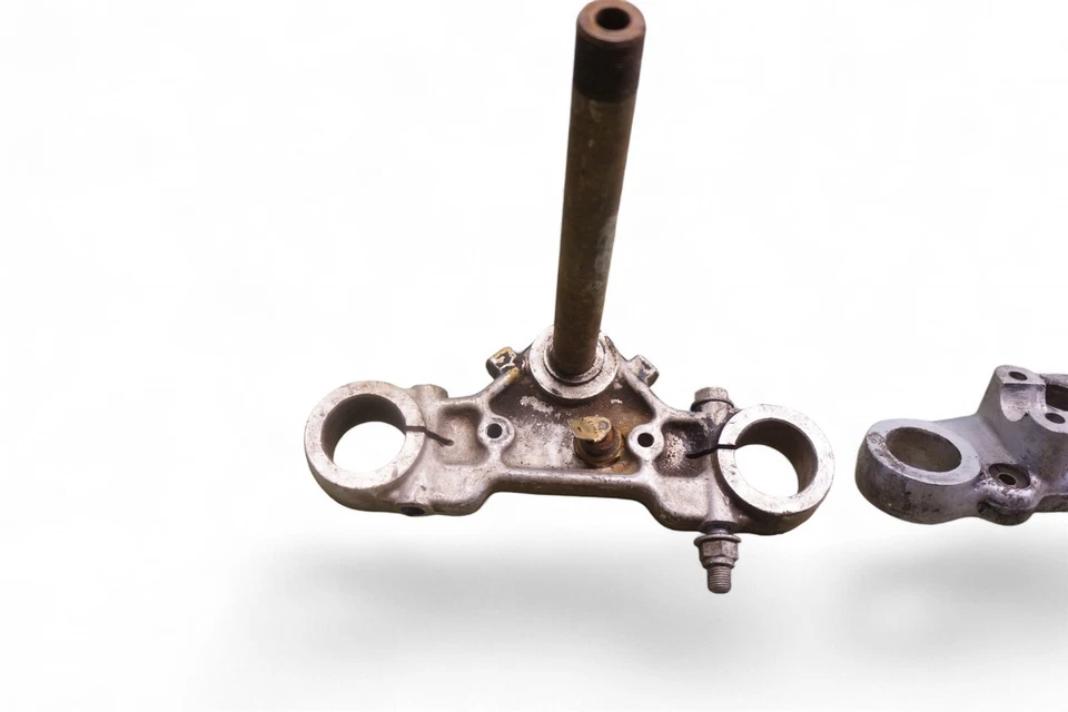 Triumph 铝制三树顶下部 *2868 — 第 2/4 张图片