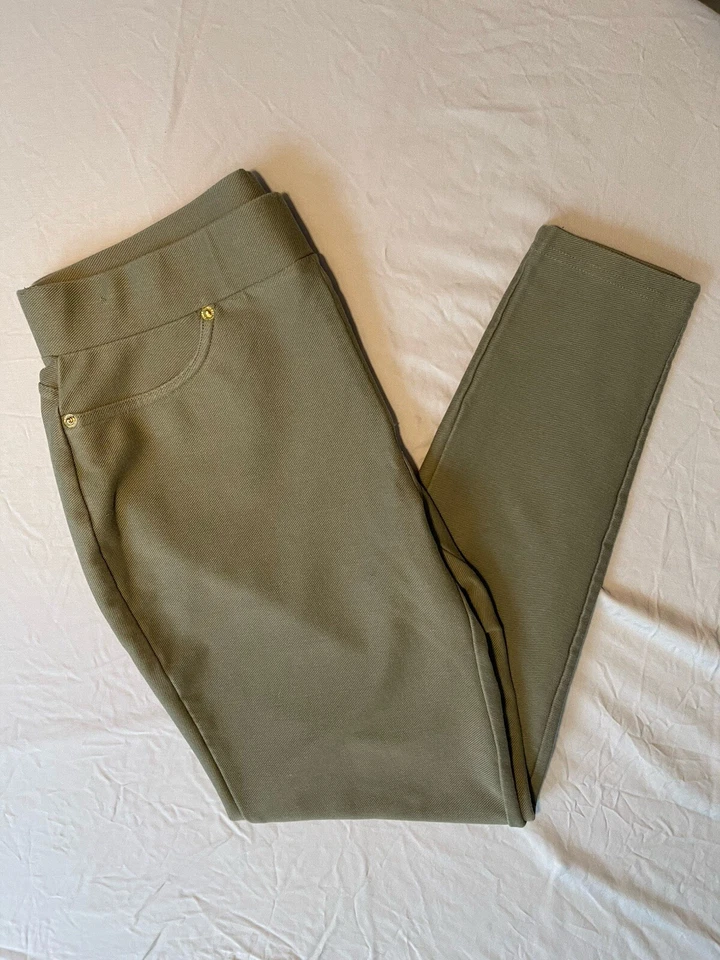 Pantalones elásticos Michael Kors grandes verde militar tiro medio Foto 2 de 4