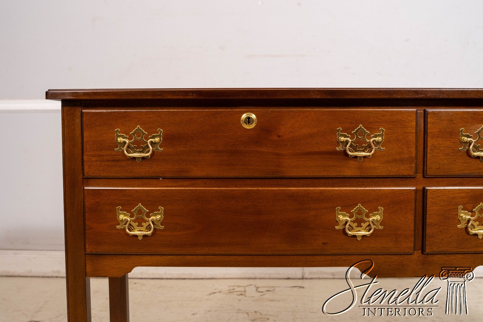 L70974: MADISON SQUARE 4 Drawer Mahogany Server Commode