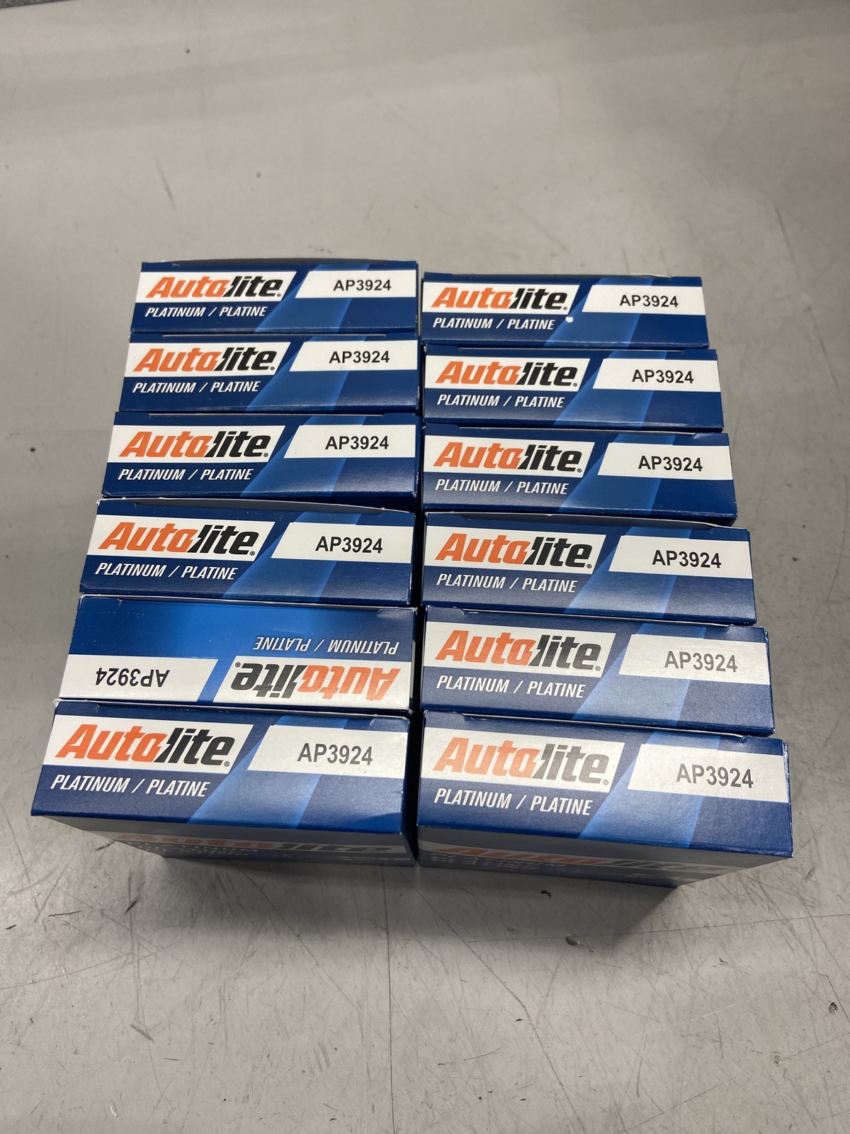 Lot of 12 Autolite Platinum Spark Plug4 Pack AP3924