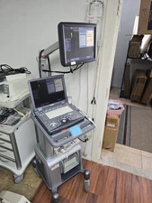 GE LOGIQ E Ultrasound System with 12L  Transducer and cart as pictured WORKING 