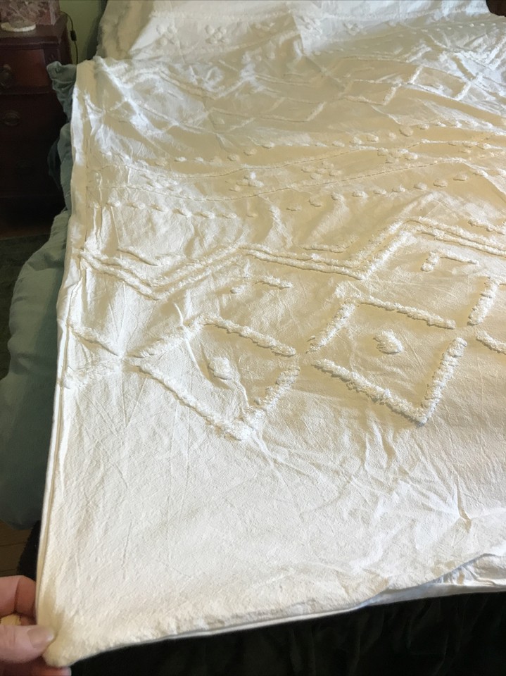 New with button tag Urban Outfitters Bomi Tufted Duvet Cover Twin white