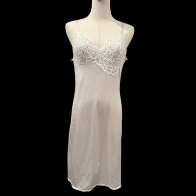 Vintage Vanity Fair White Lace Antron III Nylon Full Slip Dress Size 36 USA 35''