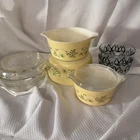 Mixed Lot of Vintage PYREX - 6 Bowls, 2 Glass Lids No chips Cracks Or repairs