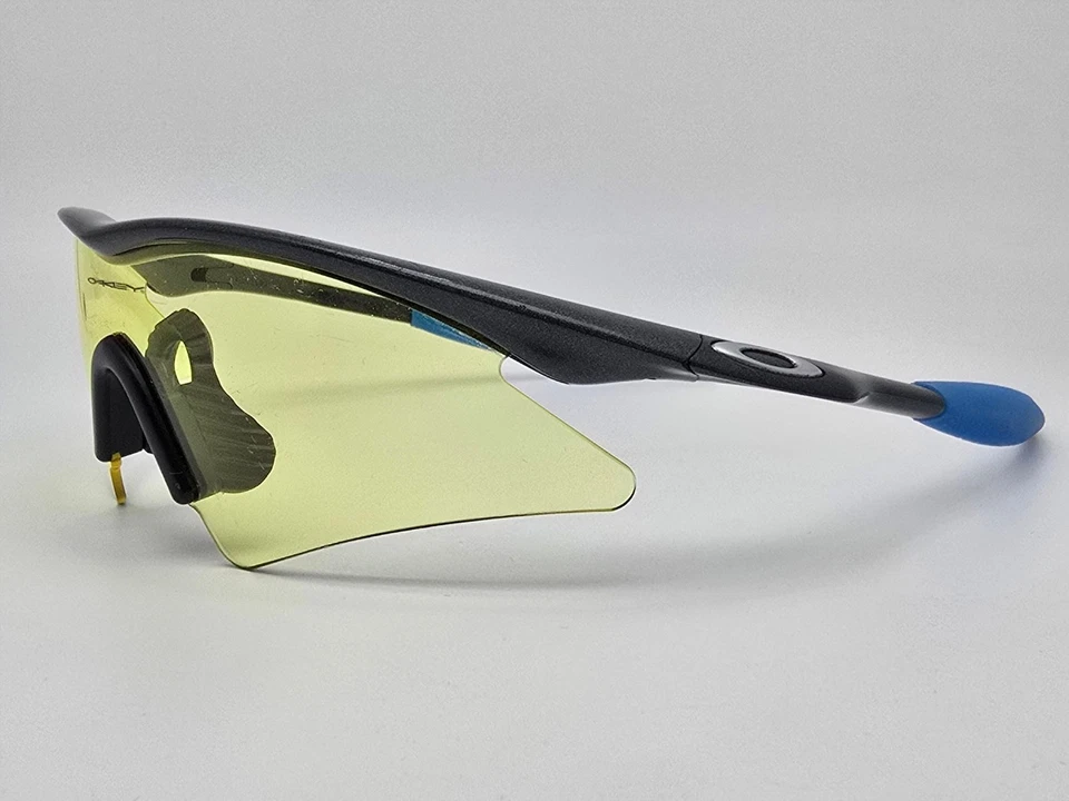 Oakley 09-611 Nuevo Marco M Marco Humo H.I. Gafas de sol amarillas con lentes de barrido EE. UU. Foto 3 de 4