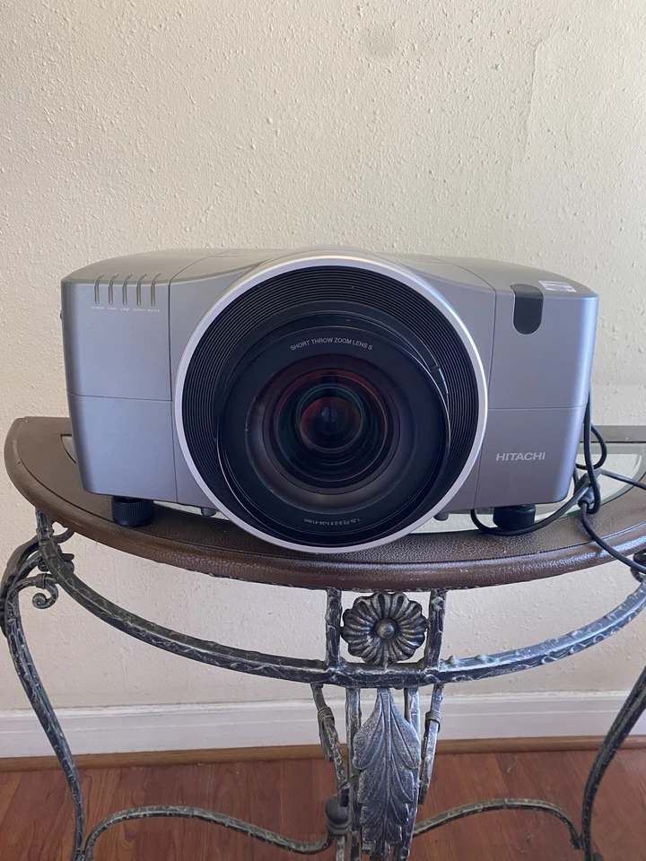 Hitachi CP-WX11000 3LCD Projector - Image 2 of 4