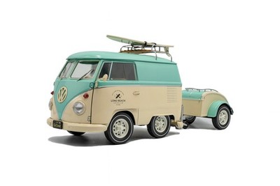 Volkswagen Kool Kombi 2024 (minzgrün/weiß) - Sammlermodell im Maßstab 1:18
