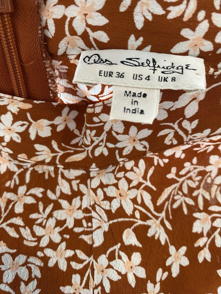 Women’s Miss Selfridge Brown Floral Shorts Size 8 in excellent condition - Image 3 of 4