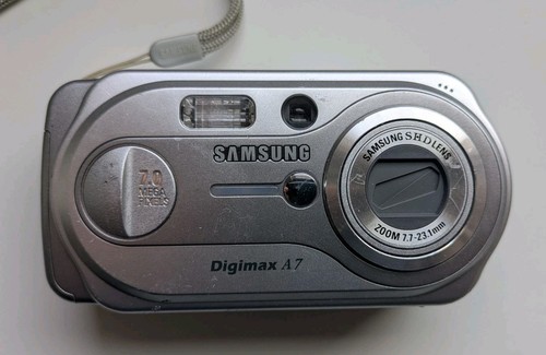 Samsung Digimax A7 7.0MP Digital Camera - Silver - Picture 1 of 6