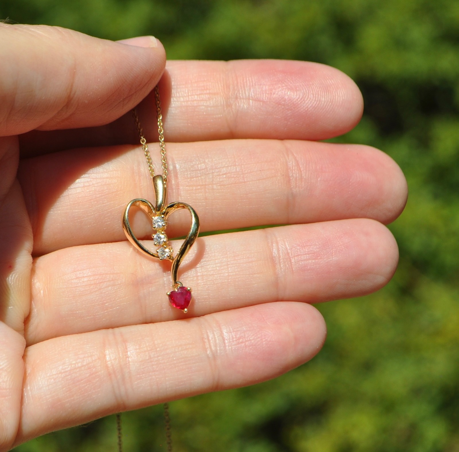 14k Solid Gold Natural Diamond & Ruby Heart Penda… - image 10