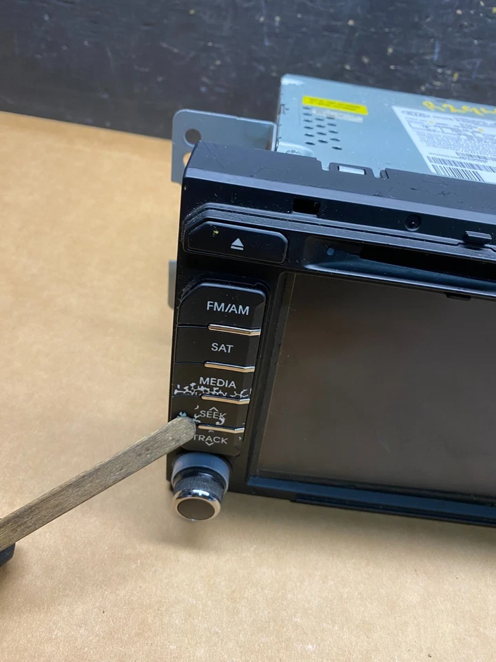 Receptor de radio con pantalla reproductor de CD Kia Rio Am Fm 2012 a 2015 OEM R2949 DG Foto 2 de 4