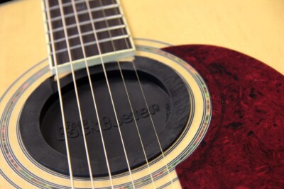 MARTIN FEEDBACK BUSTER ELIMINATOR - SCHWARZ ELEKTRO-/AKUSTIKGITARRE STUMM