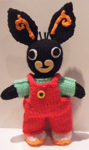 EASTER BUNNY KNITTING PATTERN ONLY OWN 