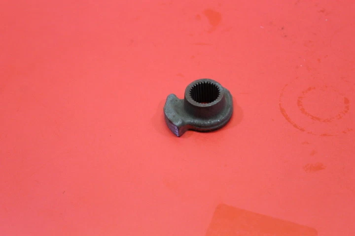 PIEZA BRAZO RETENEDOR KICKSTART HONDA MR50 NUEVO DE LOTE # 28262-115-010  Foto 2 de 4