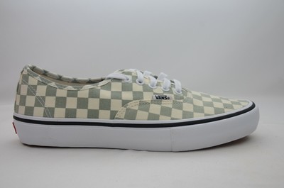 vans authentic checkerboard pro