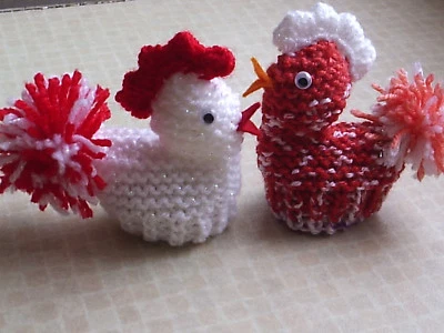DK KNITTING PATTERN ROCKY THE ROOSTER POM POM TAIL EASTER CHICK CREME EGG COVER
