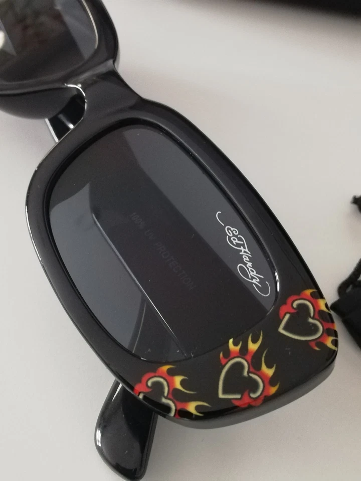 Gafas de sol Ed Hardy con montura negra nuevas 100 % protección UV NUEVAS CON ETIQUETAS Foto 2 de 4