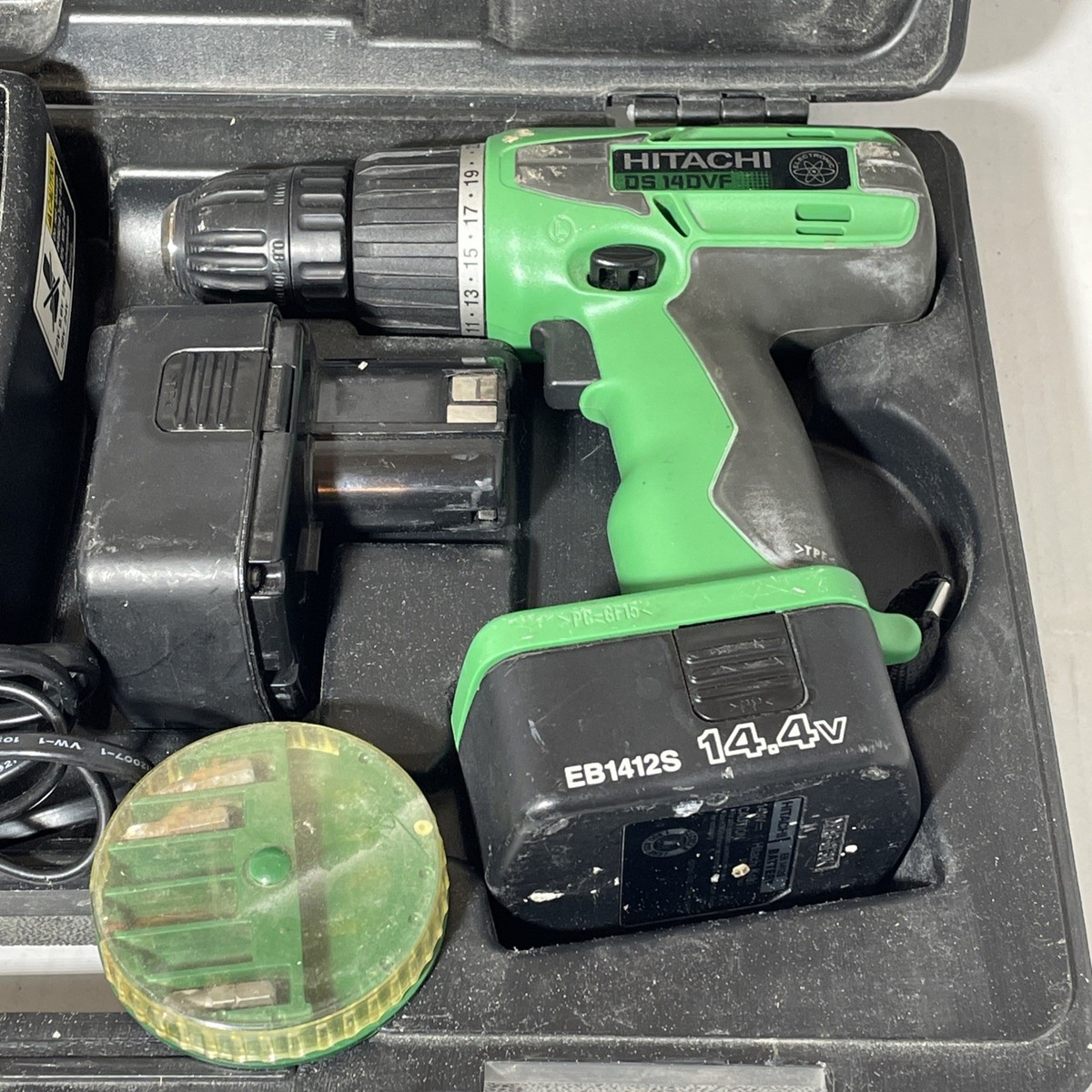 Hitachi DS 14DVF Drill & Flashlight 2 Battery Cordless Kit | eBay