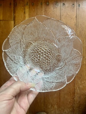 Mikasa Dewdrops Crystal Sunflower Bowl Molded 6 3/4''