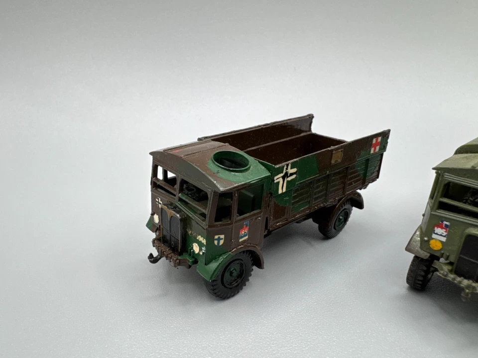 1:72 2x British AEC Matador LKW - gebaut bemalt - Bild 3 von 4