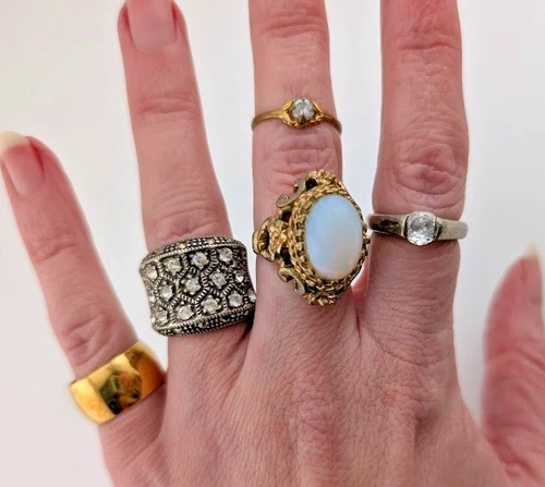 VINTAGE COSTUME RING LOT sizes 4 to 4.5 vtg stone jewelry 5pcs B1